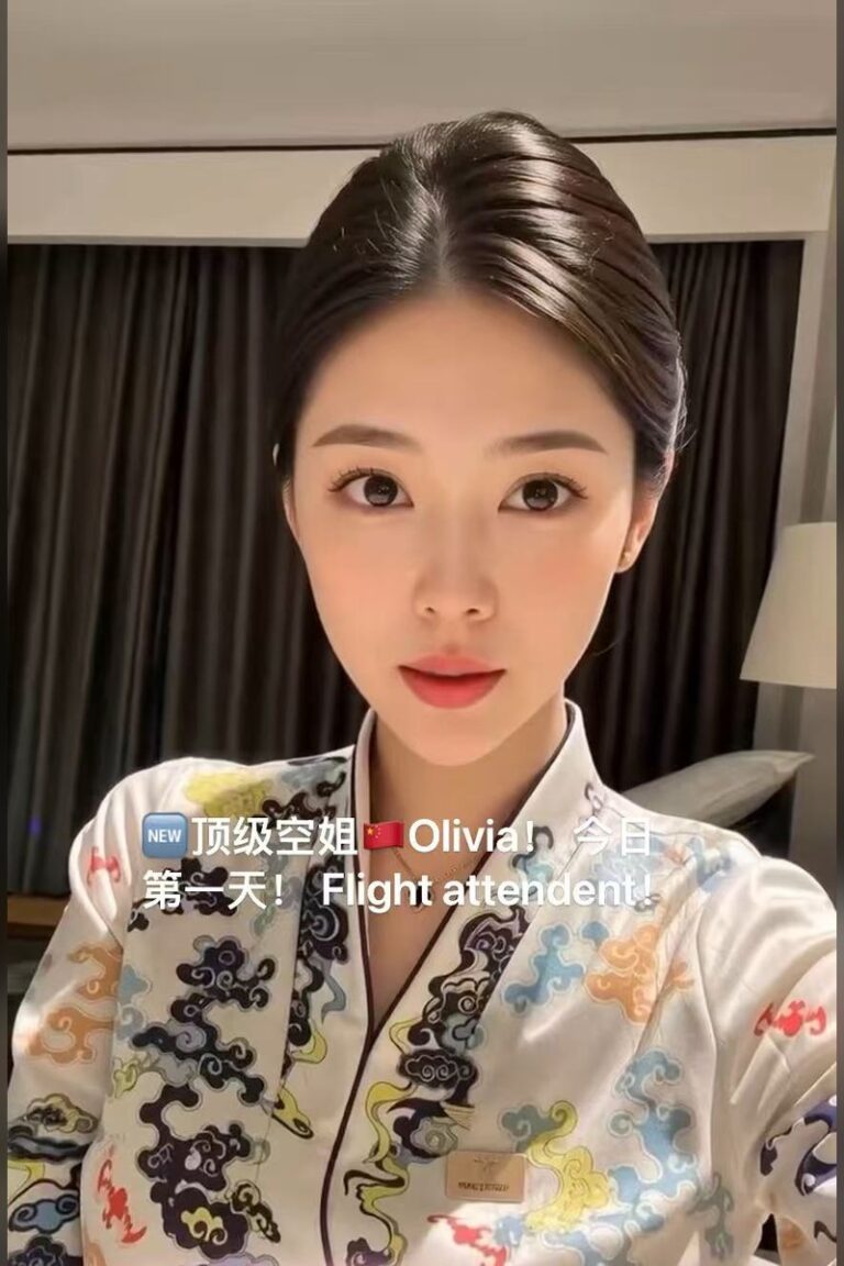 🇨🇳 Olivia ✈️ Pussycats Burwood